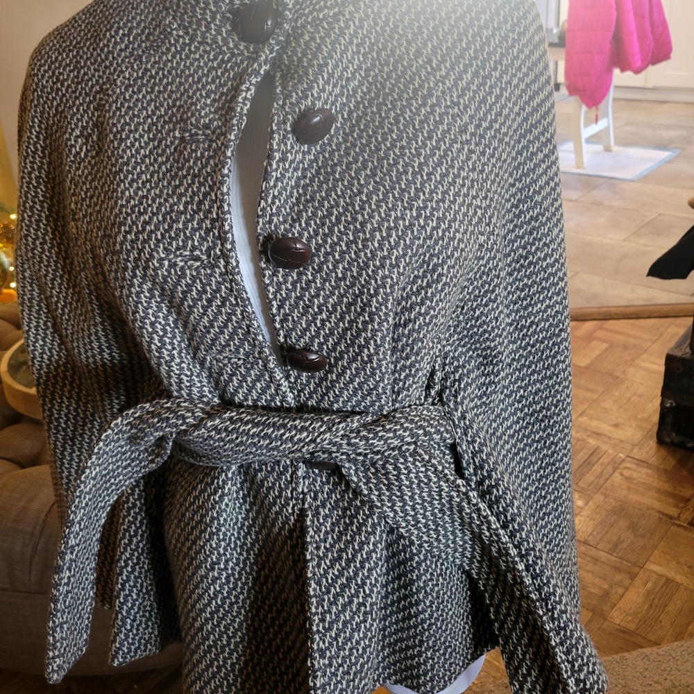 Tommy Hilfiger Black and White Houndstooth Cape